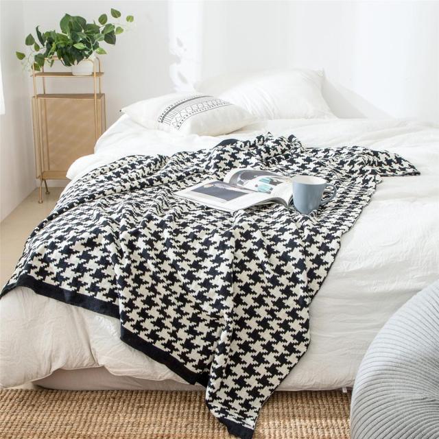 Houndstooth Throw Blanket White + Black / Standard | Sage & Sill